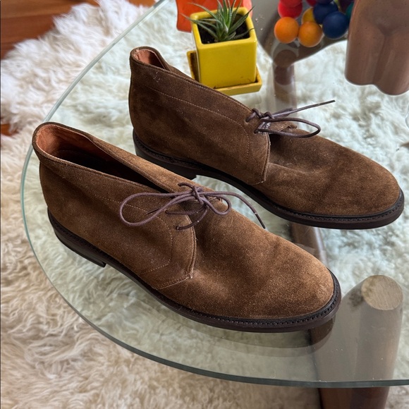 Frye PAUL CHUKKA Tan Suede Shoes - Picture 3 of 9